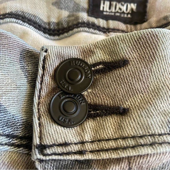 HUDSON JEANS
COLLIN SKINNY JEANS - CAMO size 28 - Picture 6 of 12